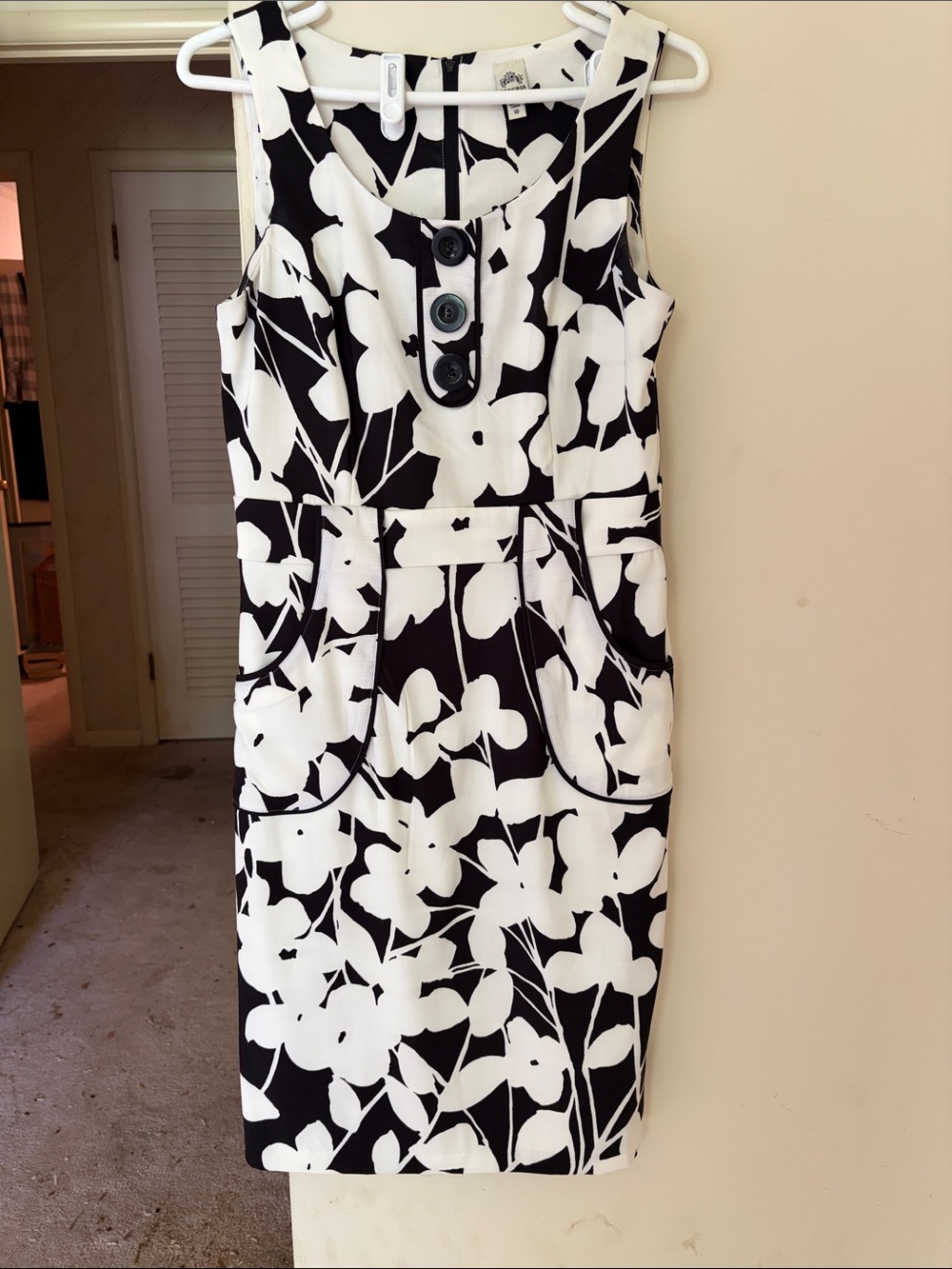 Signature by Sangria Black & White Floral Midi Shift Dress